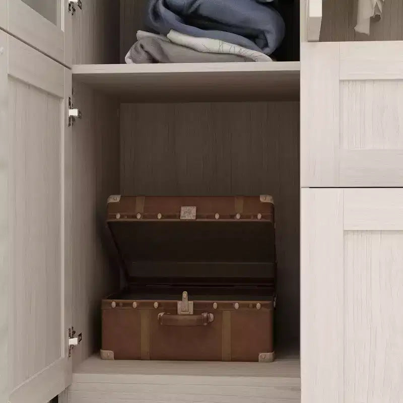 Ensemble armoire gris moderne, portes en verre dépoli, finition grain de bois, style crème
