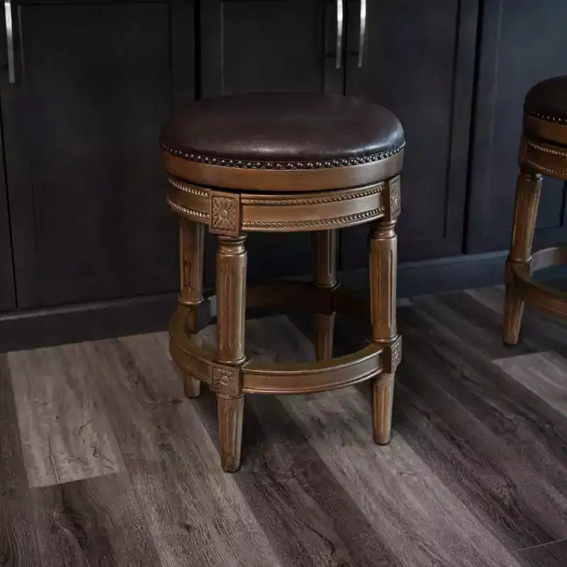 Tabourets de bar pivotants sans dossier à hauteur de comptoir en similicuir
