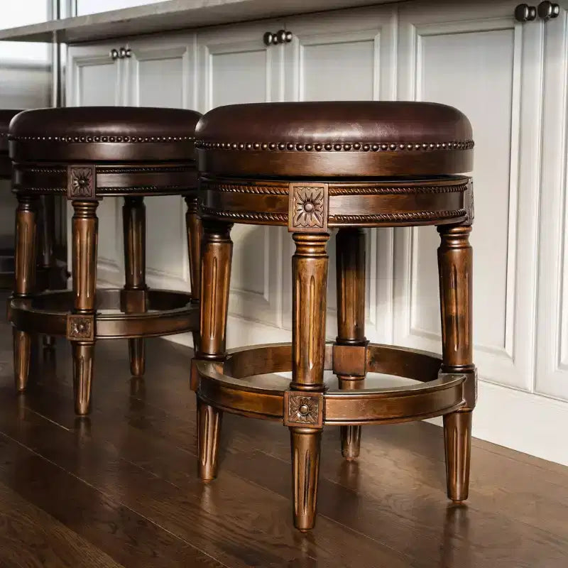Tabourets de bar pivotants sans dossier à hauteur de comptoir en similicuir
