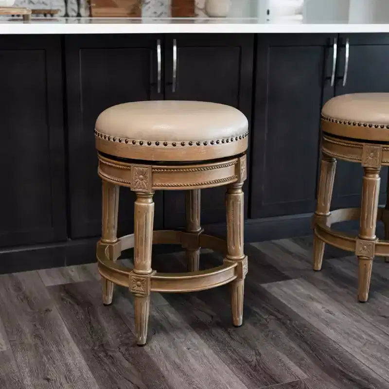 Tabourets de bar pivotants sans dossier à hauteur de comptoir en similicuir