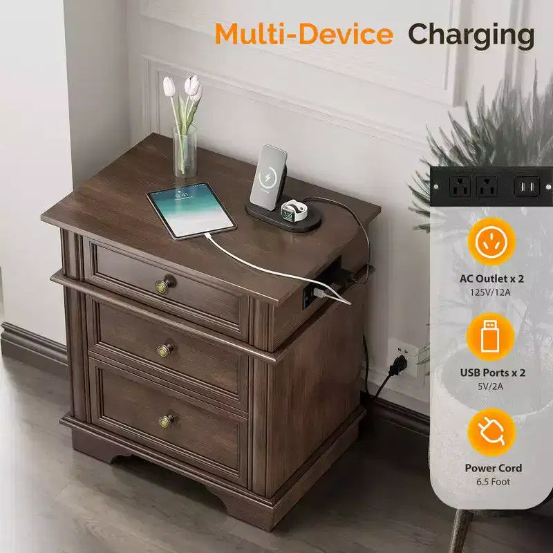 Table de chevet en bois massif de 24,02 po de l. avec 3 tiroirs et 2 ports USB