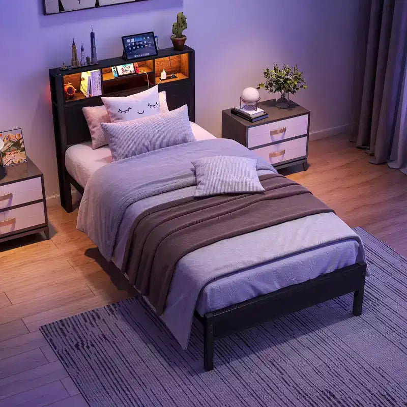 Cadre de lit double en métal avec tête de lit de rangement, lumières LED RGB, station de recharge, rangement bibliothèque, sans sommier tapissier