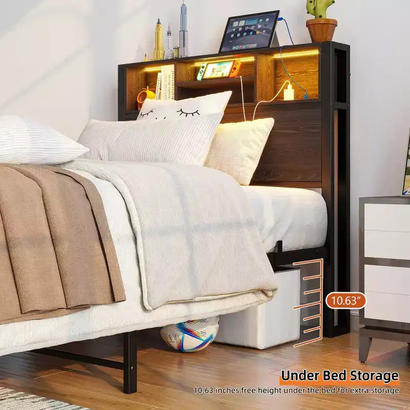 Cadre de lit double en métal avec tête de lit de rangement, lumières LED RGB, station de recharge, rangement bibliothèque, sans sommier tapissier