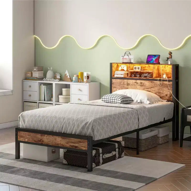Cadre de lit double en métal avec tête de lit de rangement, lumières LED RGB, station de recharge, rangement bibliothèque, sans sommier tapissier