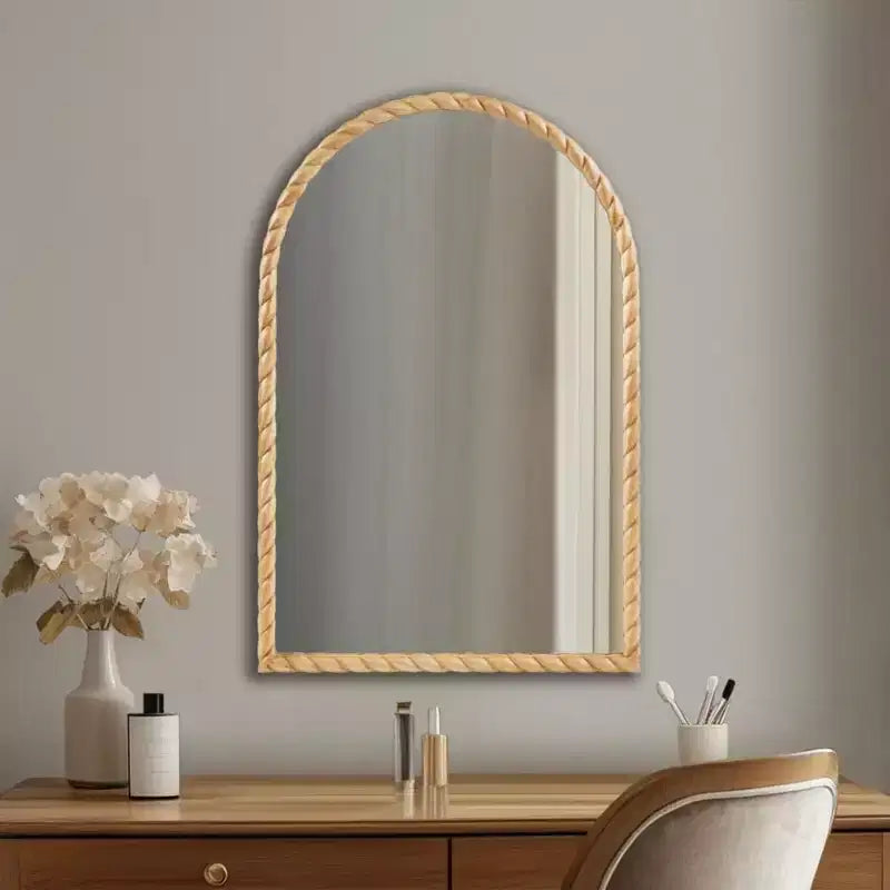 Miroir décoratif mural en arc de 24 x 36 po avec cadre élégamment tressé en bois d'hévéa, accent moderne pour chambre à coucher, salle de bain, salon